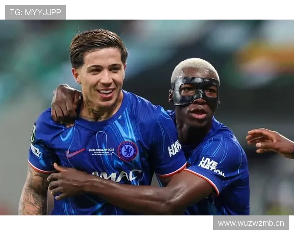 恩佐 vs 德克兰·赖斯:防守能力与中场屏障作用对比 恩佐 vs 德克兰·赖斯:防守能力与中场屏障作用对比