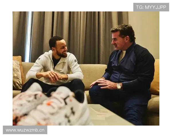 库里厨房堆满顶级食材，谁能想到他比赛里这么拼命才缺觉？